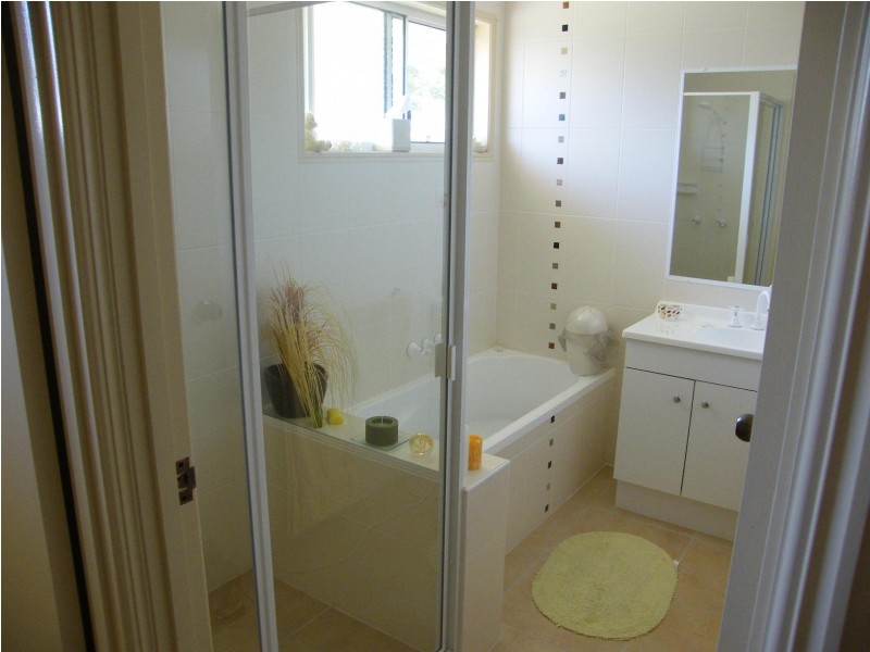 11 Cato Ct, Torquay QLD 4655