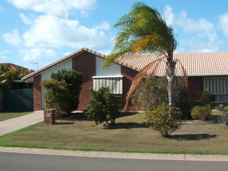 5 Laguna Court, Urangan QLD 4655