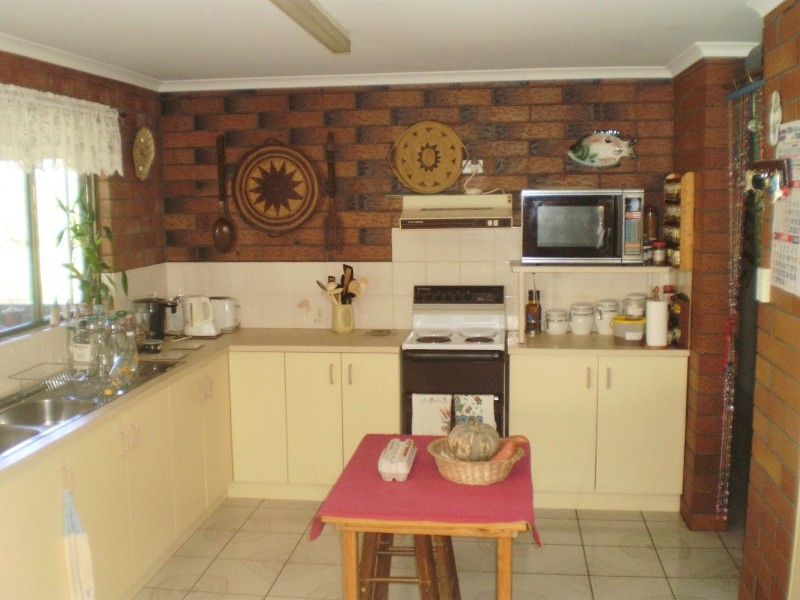 31 Parke Ave, Sunshine Acres QLD 4655