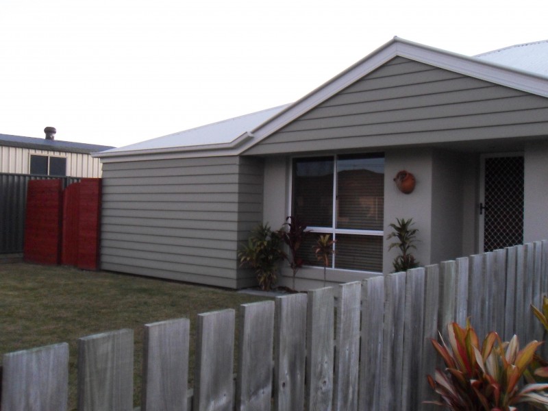 2/12 Yarrilee Cct, Dundowran QLD 4655