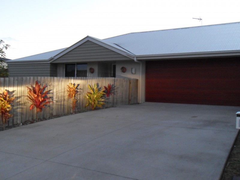 2/12 Yarrilee Cct, Dundowran QLD 4655