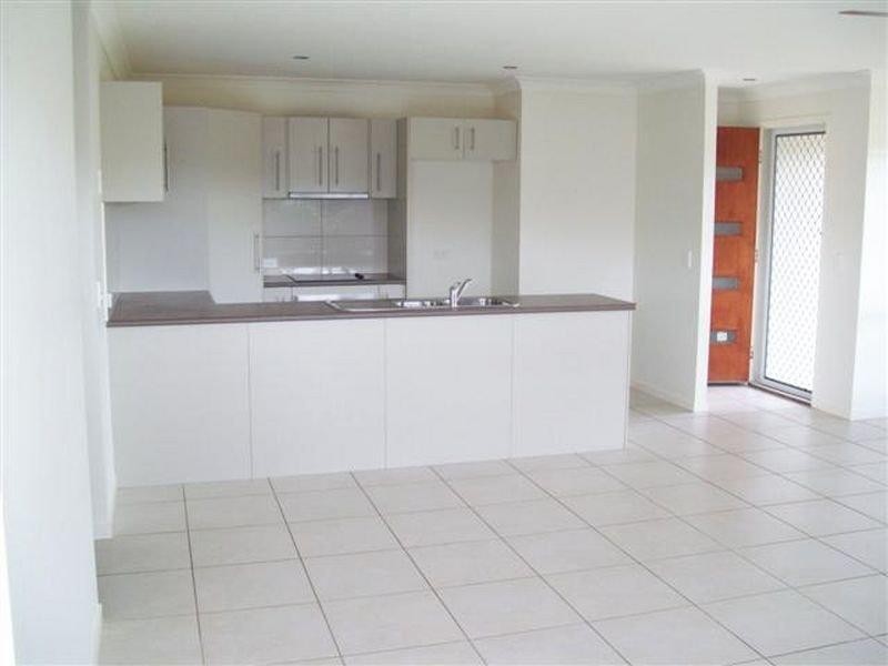 2/12 Yarrilee Cct, Dundowran QLD 4655