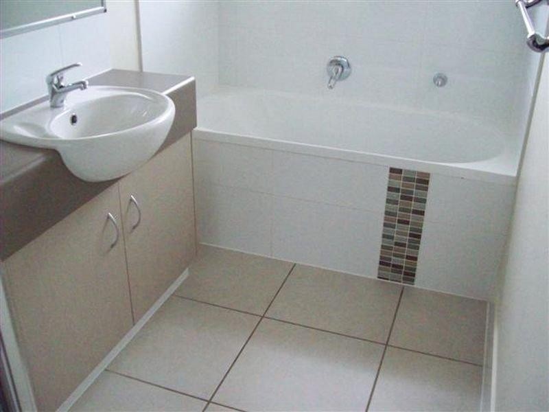 2/12 Yarrilee Cct, Dundowran QLD 4655