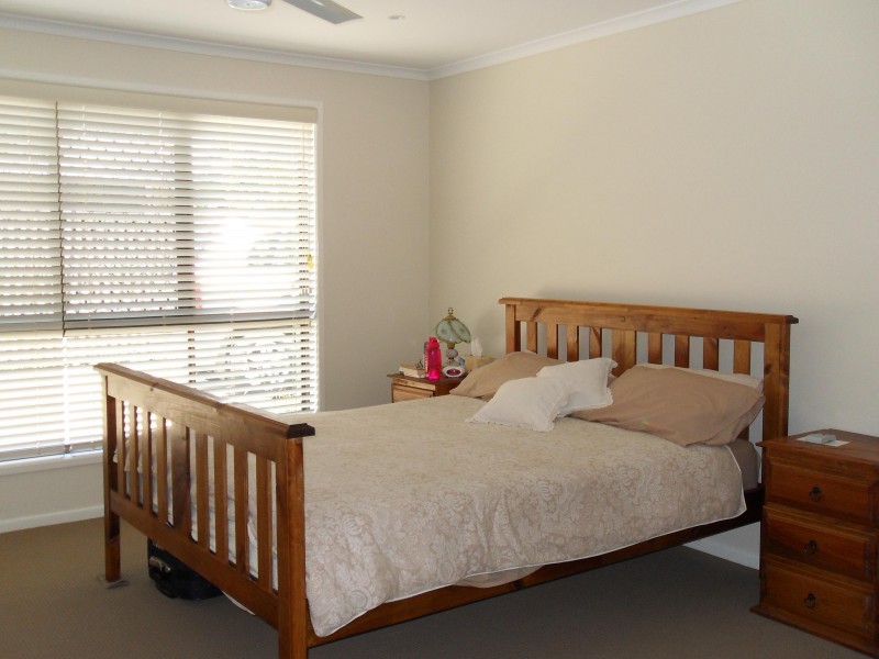 170 Truro Street, Urangan QLD 4655