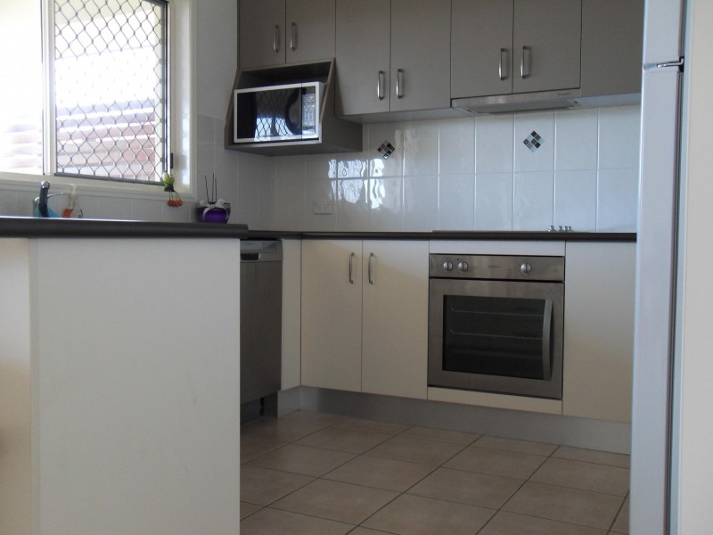 32 Earl St Vincent Cct, Eli Waters QLD 4655
