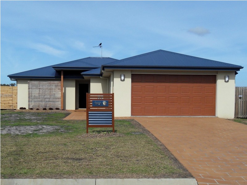 32 Earl St Vincent Cct, Eli Waters QLD 4655