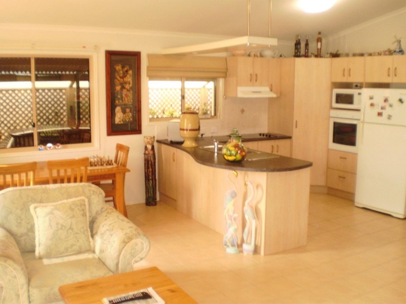 237/7 Bay Drive, Pialba QLD 4655