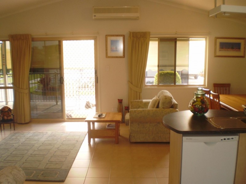 237/7 Bay Drive, Pialba QLD 4655