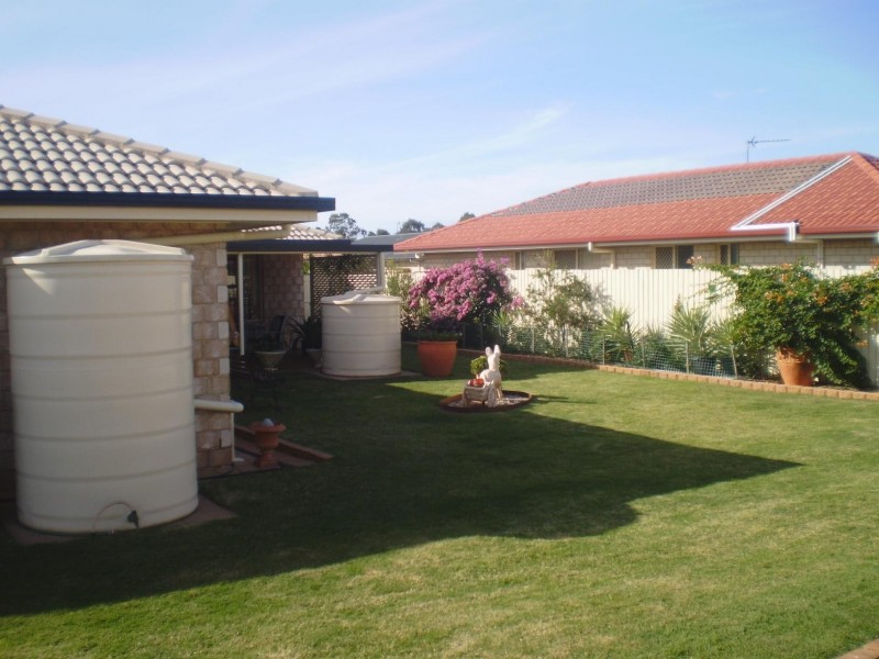 27 Anchorage Cct, Point Vernon QLD 4655