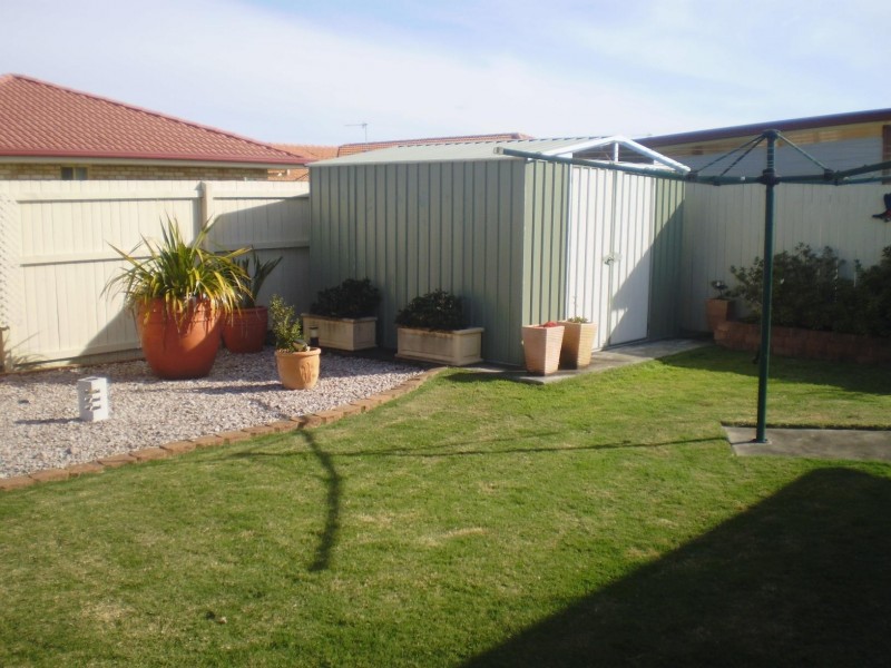 27 Anchorage Cct, Point Vernon QLD 4655