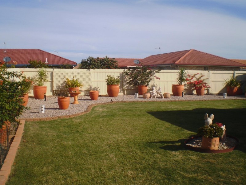 27 Anchorage Cct, Point Vernon QLD 4655