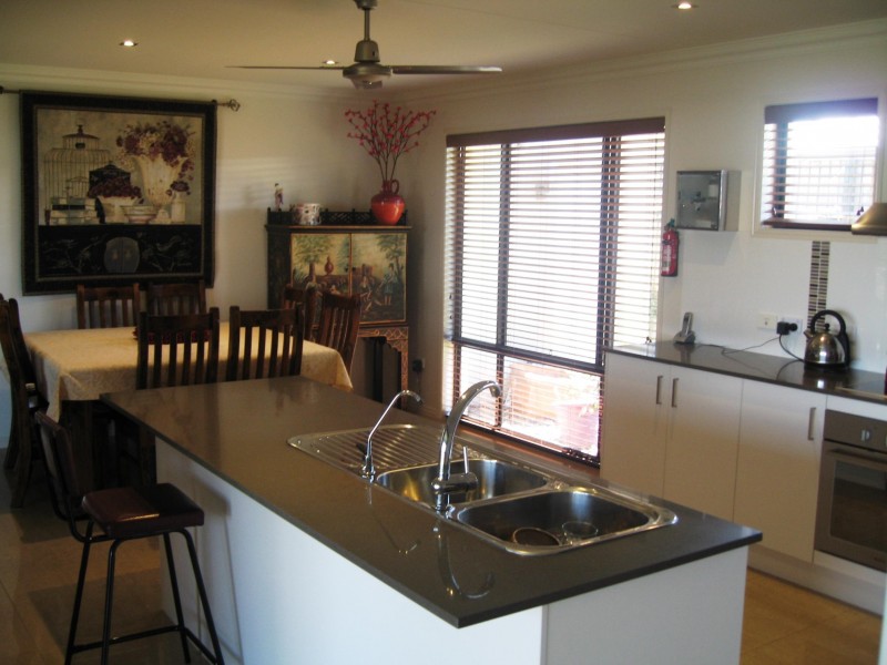13 Bay Park Rd, Wondunna QLD 4655