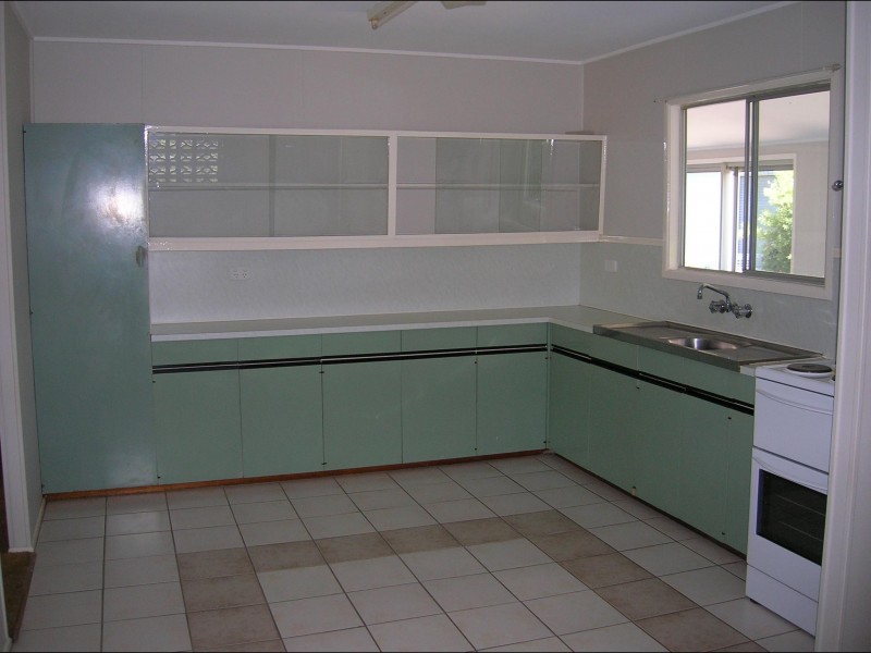 593 Boat Harbour Drive, Urangan QLD 4655