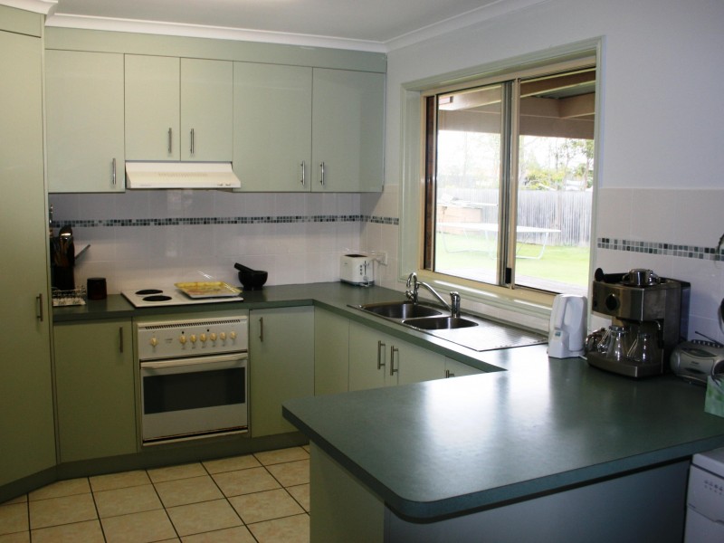 7 Merrilyn Ct, Urangan QLD 4655