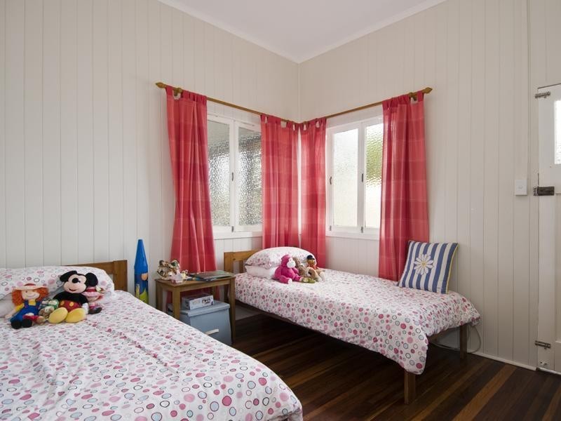 70 Denmans Camp Rd, Torquay QLD 4655
