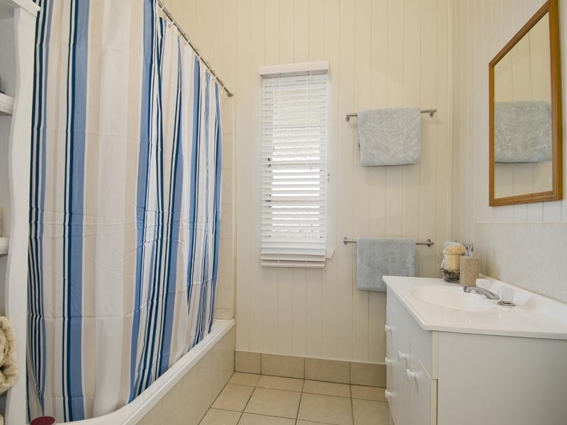 70 Denmans Camp Rd, Torquay QLD 4655