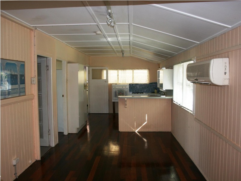 11 Barnstaple, Torquay QLD 4655