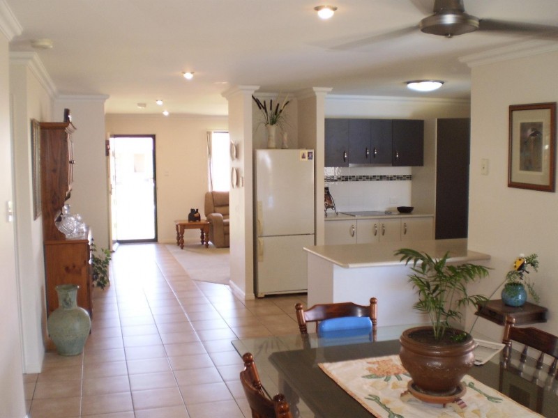 3 Earl St Vincent Cct, Eli Waters QLD 4655