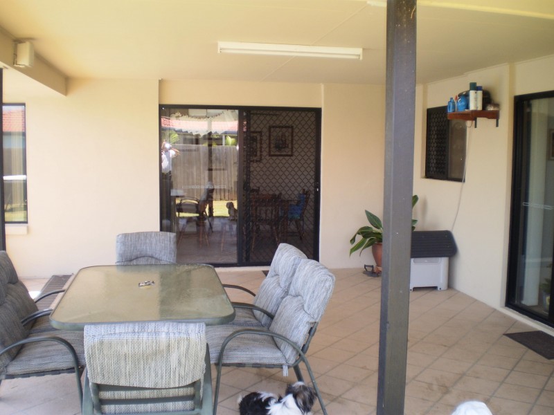 3 Earl St Vincent Cct, Eli Waters QLD 4655
