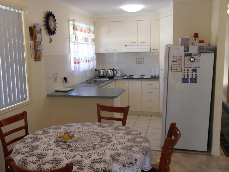 115 Bideford St, Torquay QLD 4655