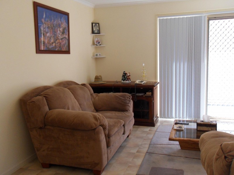 115 Bideford St, Torquay QLD 4655