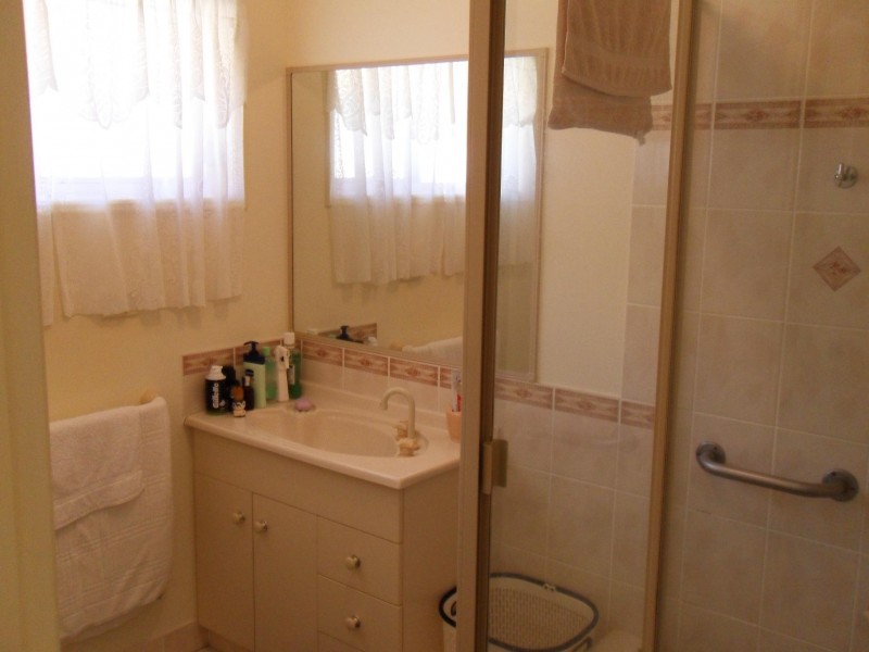 115 Bideford St, Torquay QLD 4655