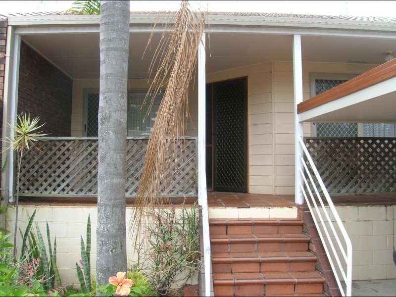 8/272 Torquay Road, Torquay QLD 4655