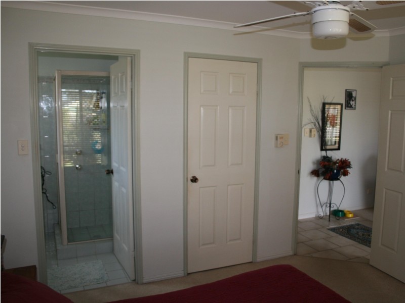 27 Cassandra Cres, Urangan QLD 4655