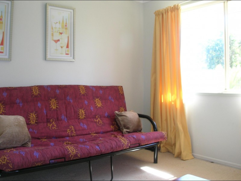 27 Cassandra Cres, Urangan QLD 4655