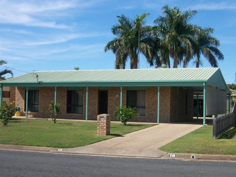 18 South St, Urangan QLD 4655