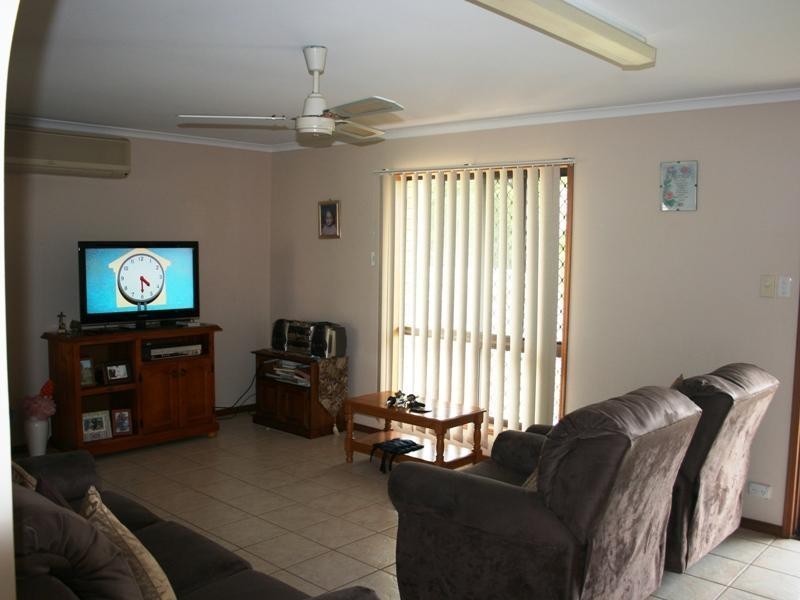 18 South St, Urangan QLD 4655