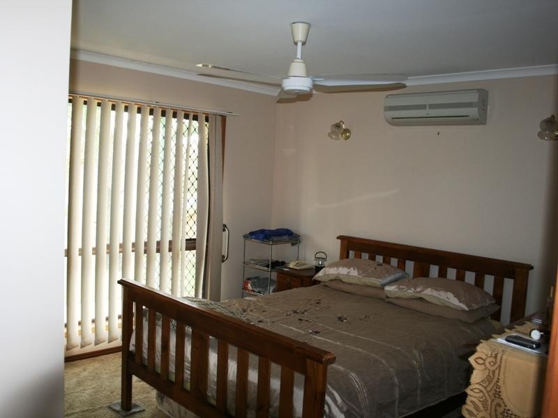 18 South St, Urangan QLD 4655