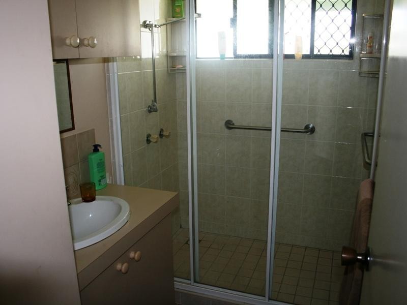 18 South St, Urangan QLD 4655