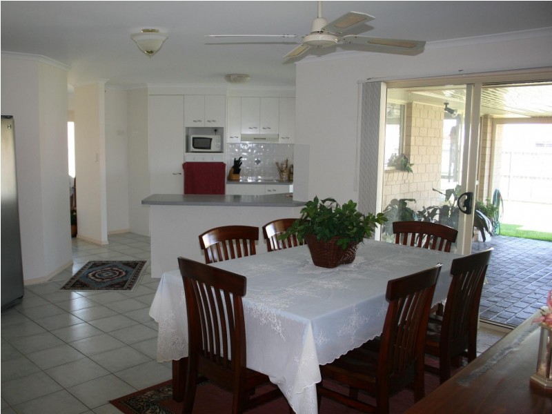 6 Arwon Close, Point Vernon QLD 4655