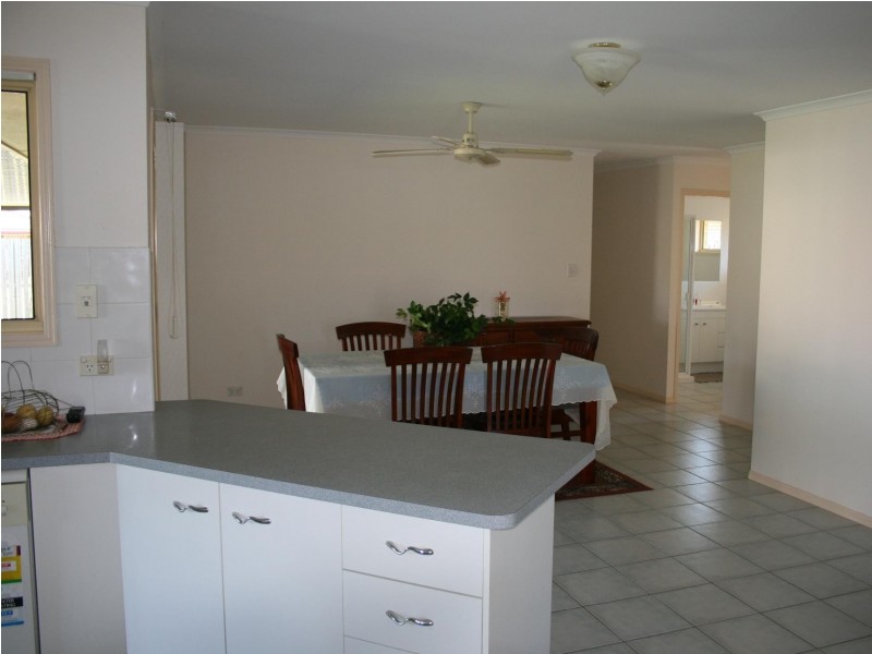 6 Arwon Close, Point Vernon QLD 4655