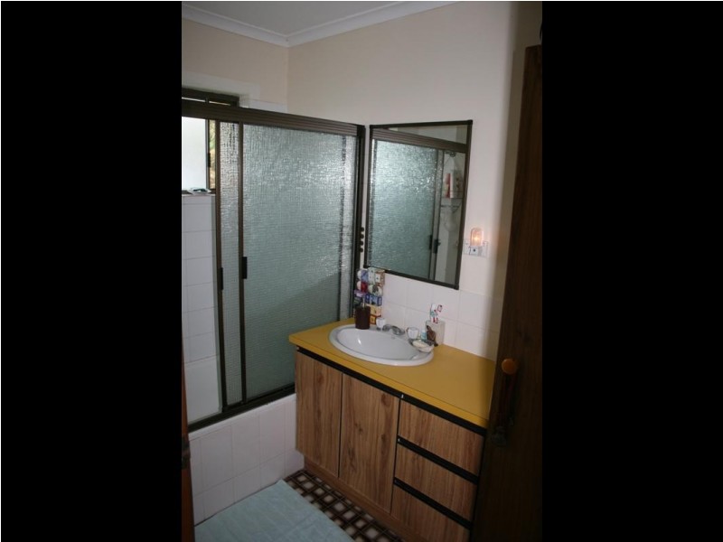 31 Park St, Urangan QLD 4655