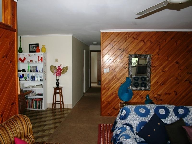 31 Park St, Urangan QLD 4655