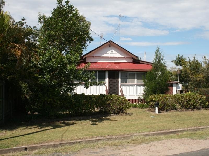 3 Cunningham St, Torquay QLD 4655