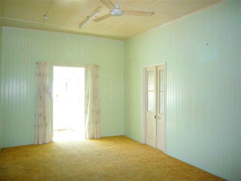 3 Cunningham St, Torquay QLD 4655