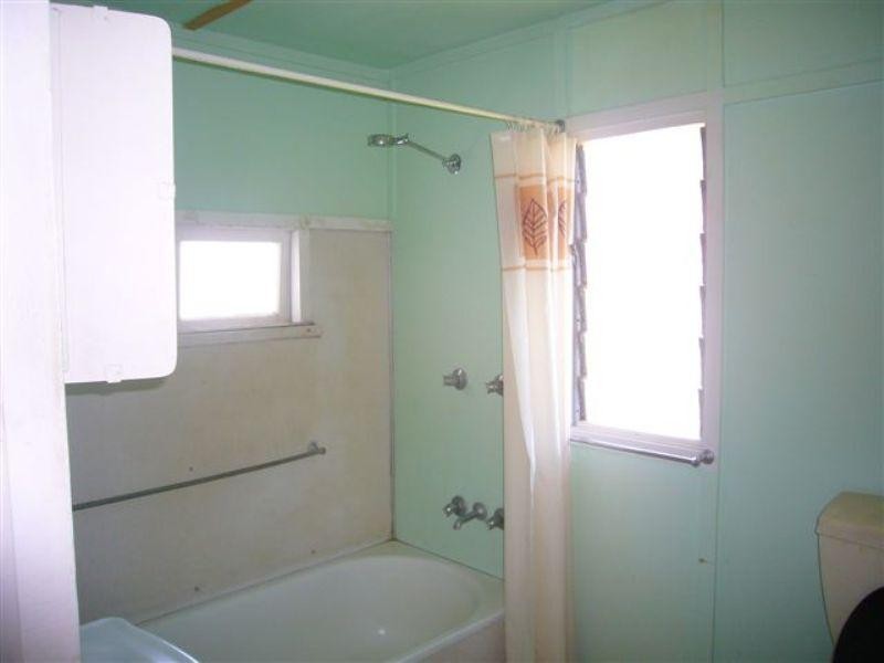 3 Cunningham St, Torquay QLD 4655