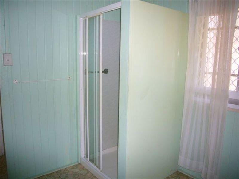 3 Cunningham St, Torquay QLD 4655