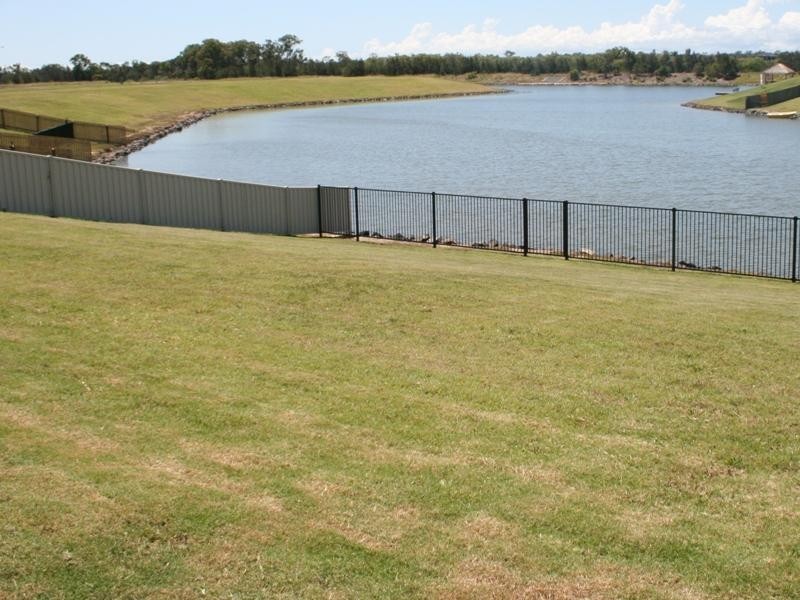 7 Bounty Circuit, Eli Waters QLD 4655