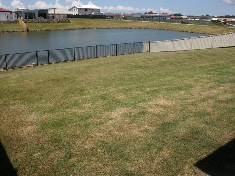 7 Bounty Circuit, Eli Waters QLD 4655
