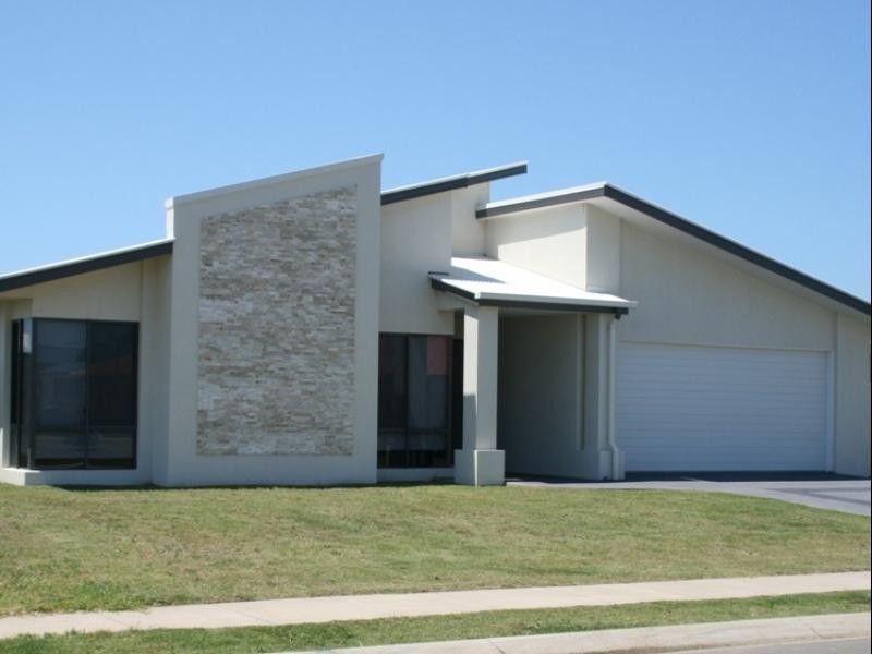 7 Bounty Circuit, Eli Waters QLD 4655
