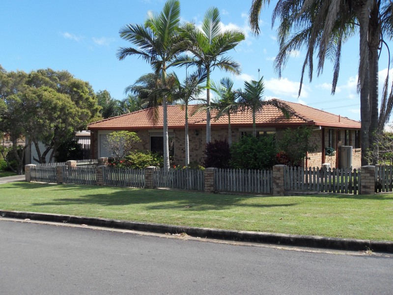 5 Matthew Drive, Urangan QLD 4655