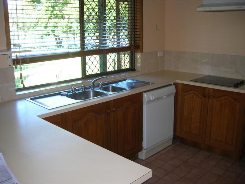 170 Truro Street, Urangan QLD 4655