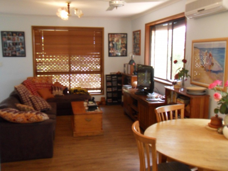 16 Preston Street, Point Vernon QLD 4655