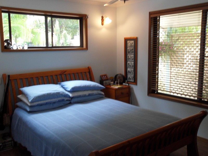 16 Preston Street, Point Vernon QLD 4655