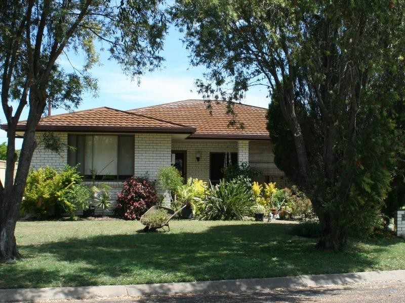 91 Cunningham St, Urangan QLD 4655