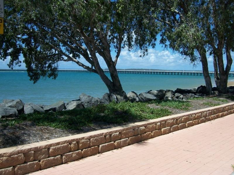 91 Cunningham St, Urangan QLD 4655